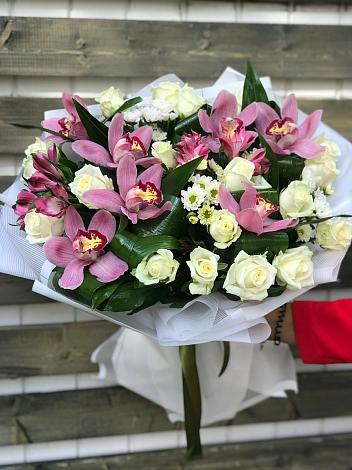 Букет цветов из: Розы и Хризантемы в Батецком