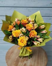 Букет цветов из:  Альстромерии и Розы в Батецком
