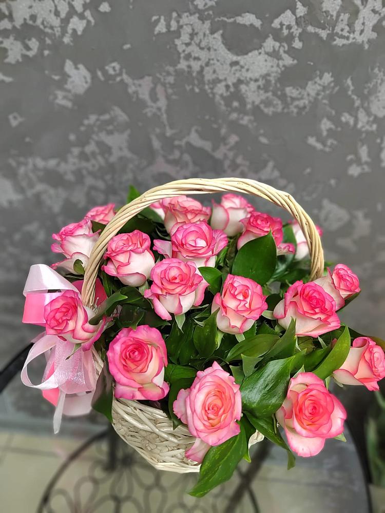 Цветочная композиция из Розы в корзине в Батецком