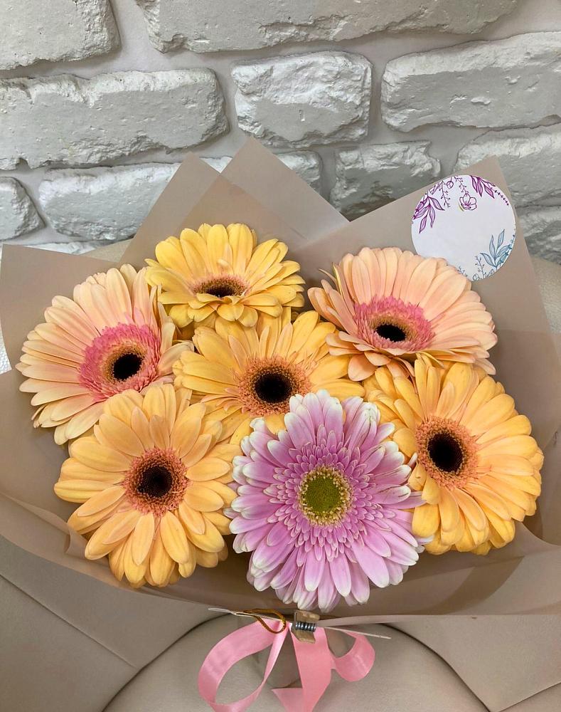 Букет цветов из: Герберы в Батецком