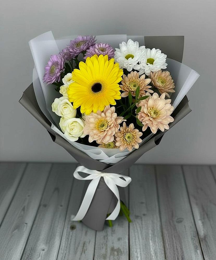 Букет цветов из: Розы, Герберы и Хризантемы в Батецком
