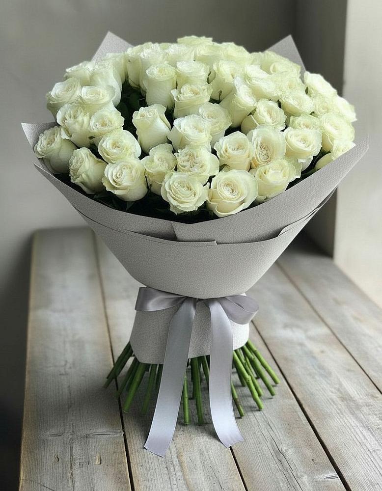 Букет 35 Белых роз в Батецком