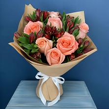 Букет цветов из:  Розы и Альстромерии в Батецком