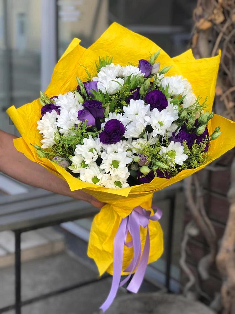 Букет цветов из: Ирисы, Хризантемы и Ромашки в Батецком