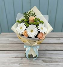Букет цветов из:  Герберы, Розы и Хризантемы в Батецком