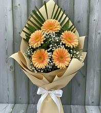 Букет цветов из:  Герберы в Батецком