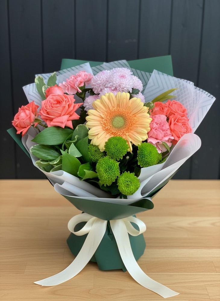 Букет цветов из: Гвоздики, Розы, Герберы и Хризантемы в Батецком